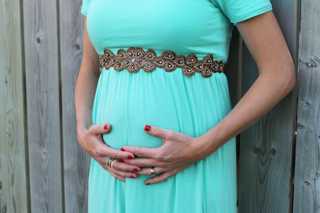 Pure Anada Nail polish, 19 weeks pregnant, pink blush maternity dress